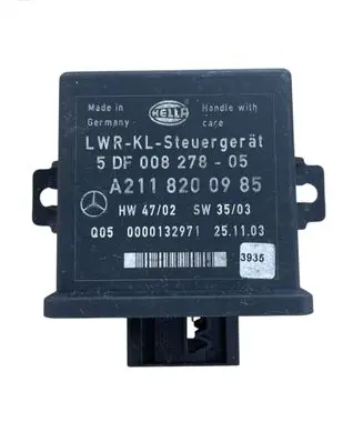 Mercedes-Benz E W211 Light module LCM 5DF00827805 0000132971 A2118200985