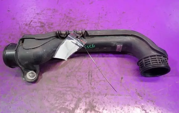 Volkswagen PASSAT B6 Intercooler hose/pipe 