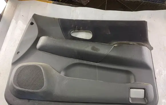 Mitsubishi Pajero Sport I Front door card panel trim