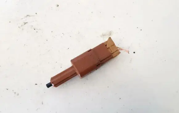 Nissan Qashqai Brake pedal sensor switch gr30