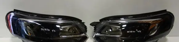 Opel Zafira Life Headlights/headlamps set 