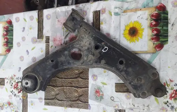 Fiat Punto (199) Front lower control arm/wishbone