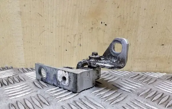 Ford Mondeo MK IV Front door lower hinge 6M21U22810AC