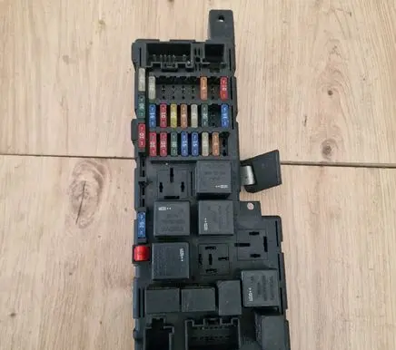 Volvo S70 V70 V70 XC Fuse module 518717004