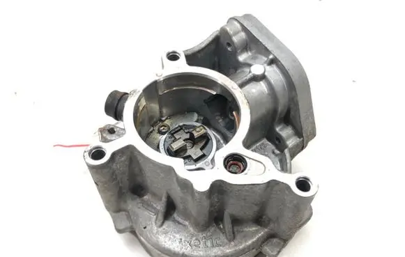 Skoda Octavia Mk3 (5E) Vacuum pump 06K145100B