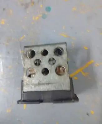Opel Zafira B Heater blower motor/fan resistor 90559834