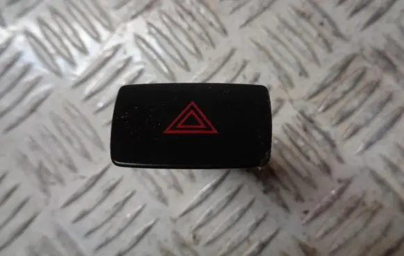 Mazda 2 Hazard light switch D651664H0