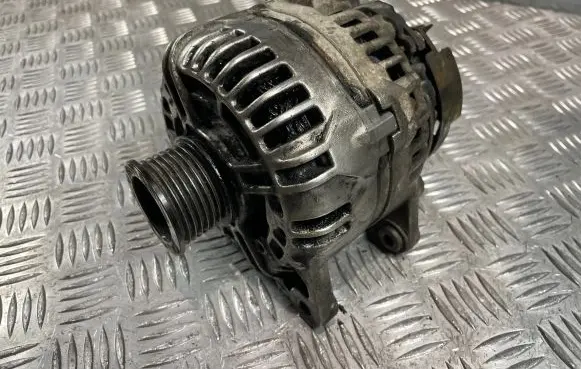 Opel Vivaro Generator/alternator