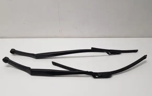 Hyundai Santa Fe Front wiper blade arm T02L Q02R