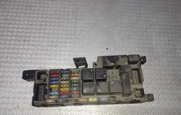 Volvo V70 Fuse module