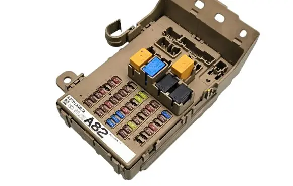 Subaru Outback (BT) Fuse module 82201AN82A JB008601N JB004901N