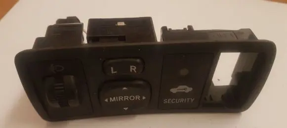 Toyota Corolla E120 E130 Wing mirror switch 777665 183574