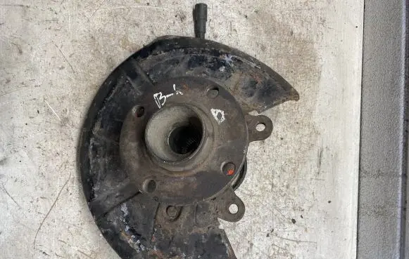 Volkswagen PASSAT B4 Front wheel hub