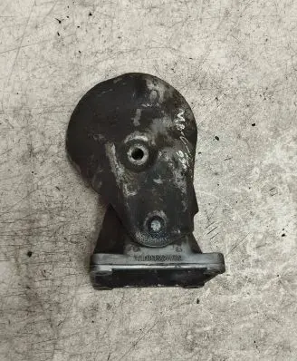 Mercedes-Benz C W202 Engine mount bracket 6042230004