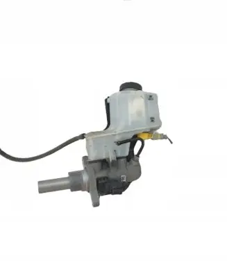 Volkswagen Golf VII Master brake cylinder