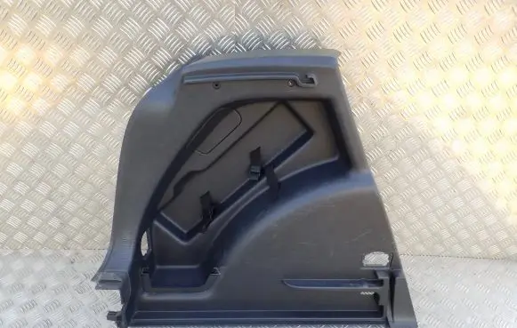 Trunk/boot side trim panel