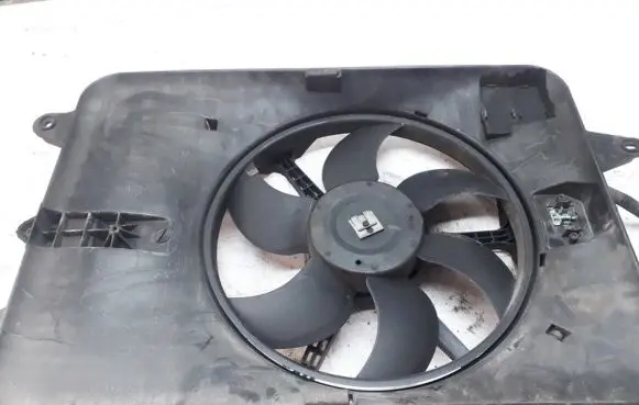 Renault Espace III Radiator cooling fan shroud 820100200 6025315506