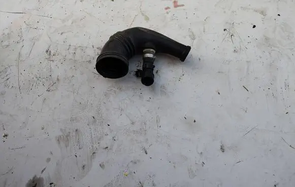 Opel Combo D Air intake hose/pipe 