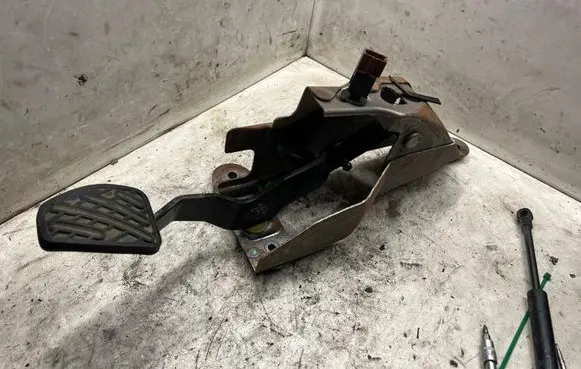 Clutch pedal