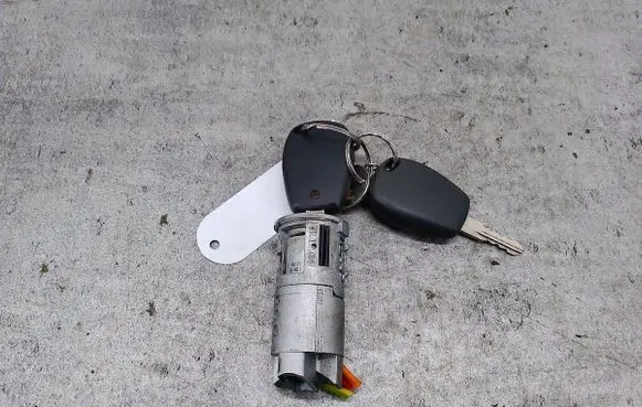 Dacia Sandero Ignition lock
