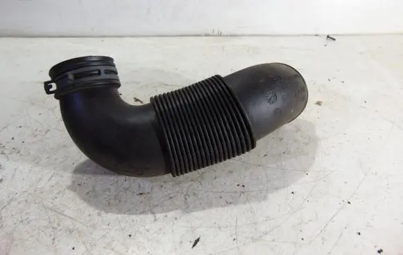 Skoda Fabia Mk1 (6Y) Air intake hose/pipe 6Y0129684B