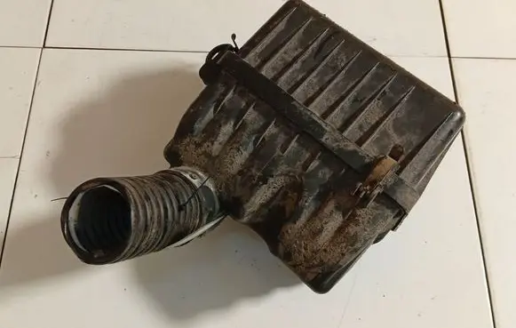 Hyundai Santa Fe Air filter box 