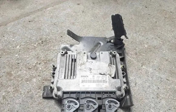 Renault Scenic II - Grand scenic II Engine control unit/module 8200601334