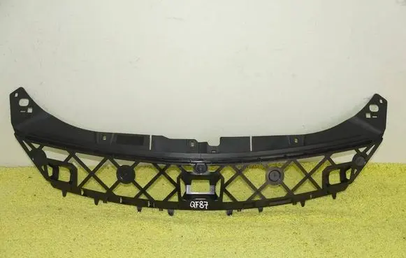 Mercedes-Benz CLA C118 X118 Engine bonnet/hood lock trim molding 1188851403