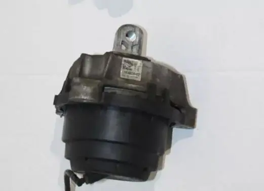 BMW 7 G11 G12 Engine mount bracket 6864828
