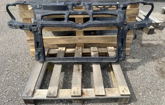 Volkswagen Golf IV Radiator support slam panel