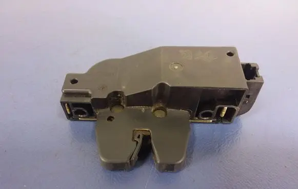 Peugeot 607 Tailgate/trunk/boot lock/catch/latch 9653831780