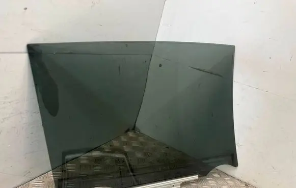 Toyota RAV 4 (XA40) Rear door window glass 43R007953