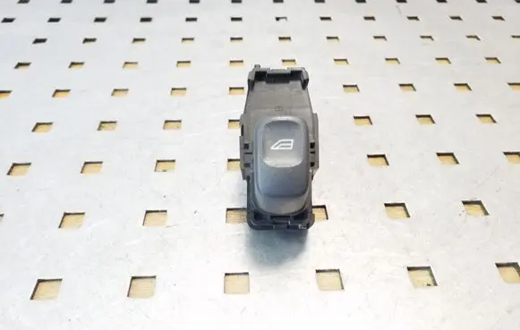 Volvo XC70 Electric window control switch 9472275