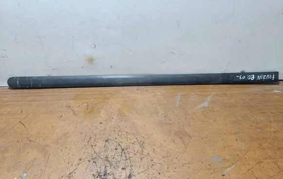 Ford Fusion Front door trim (molding) N20938AEW