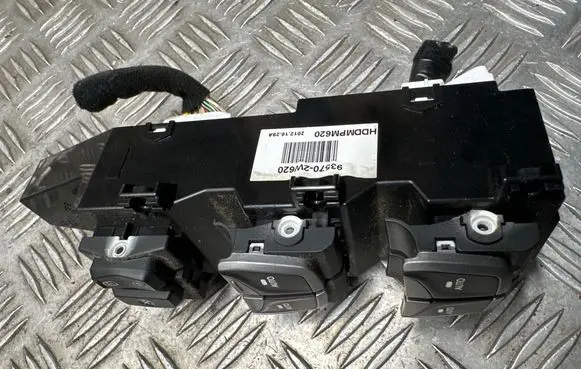 Hyundai Santa Fe Electric window control switch 935702W620 20121029A