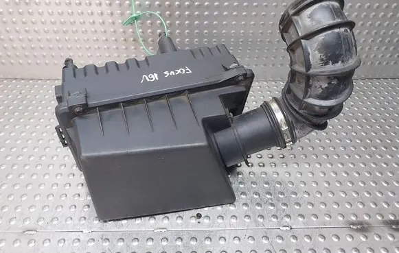 Ford Focus Air filter box S26380654 YS4U9600BA