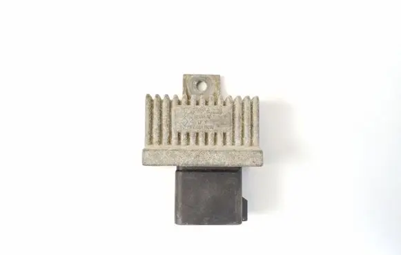 Renault Megane II Glow plug pre-heat relay 7700115078