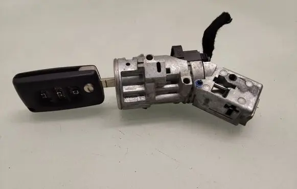Citroen C4 I Ignition lock N0612073