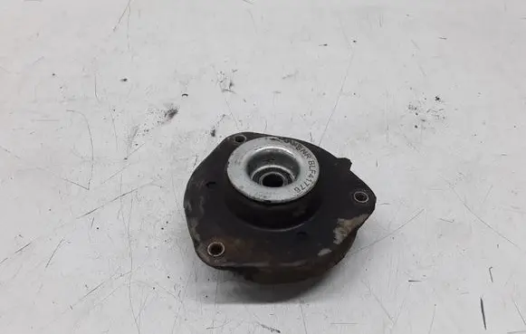 Volkswagen PASSAT B6 Front upper strut mount 