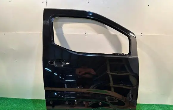 Peugeot Rifter Front door
