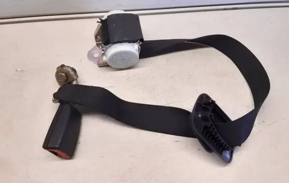 Audi A3 S3 8P Rear seatbelt 33030033C 0803040235 WX335WY0