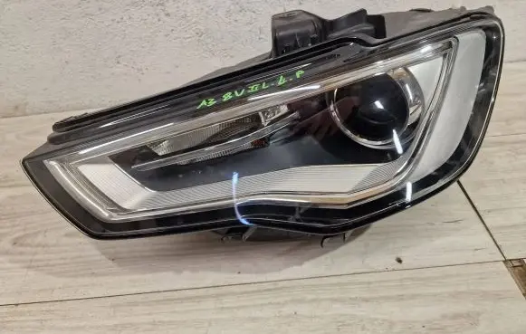 Audi A3 S3 8V Headlight/headlamp 8v0941005AE