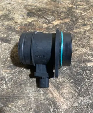 Jaguar XF Mass air flow meter F00C2G8023