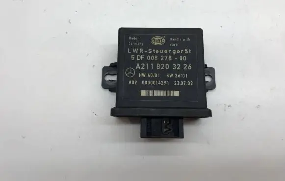Mercedes-Benz E W211 Light module LCM A2118203226 5DF00827800