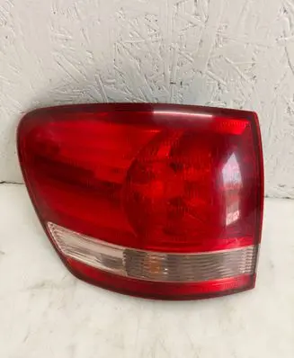 Toyota Avensis Verso Rear/tail lights E137652 7767754435 137652