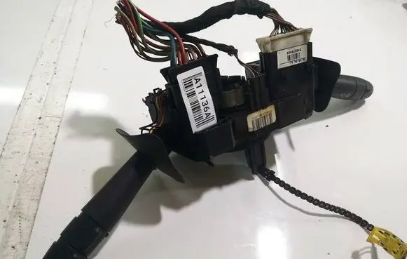 Dacia Sandero Wiper turn signal indicator stalk/switch E10576569