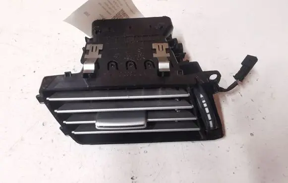 Mercedes-Benz E W212 Dashboard side air vent grill/cover trim A2128300154 06821001