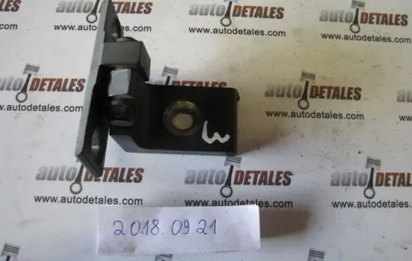 BMW 5 E60 E61 Front door upper hinge 7068074
