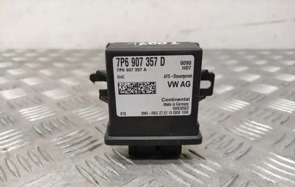 Volkswagen Golf VII Light module LCM 7P6907357D