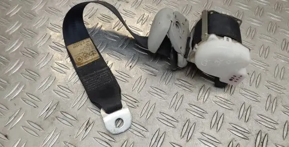 Toyota Corolla Verso AR10 Third row seat belt 